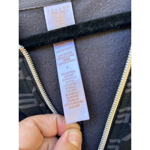 Savage X Fenty Forever Savage Hooded Black Monogram Zip Front Onesie Size 1X - Picture 6 of 9
